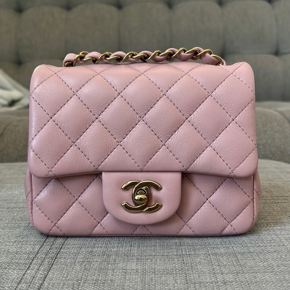 Chanel 22a Light Pink with Light Gold Hardware Square Mini Lambskin - Picture 4 of 17